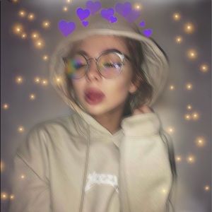 Meet your Posher, Manuela